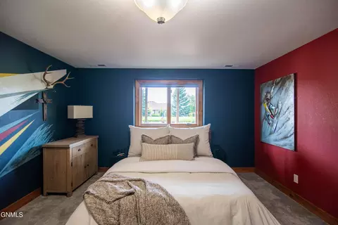 Bedroom - 3102 Clairmont Rd, Bismarck, ND 58504 photo 10 of 13