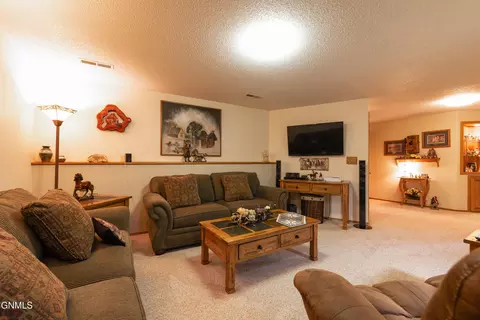 1504 3rd Ave NE, Mandan, ND 58554 photo 15