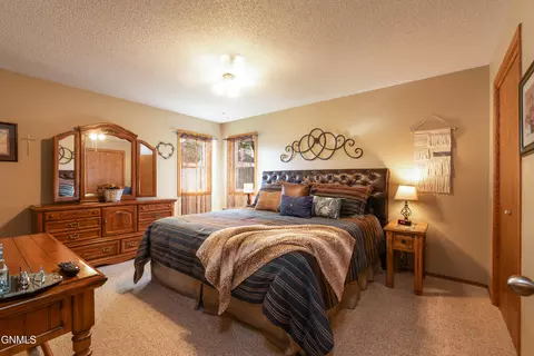1504 3rd Ave NE, Mandan, ND 58554 photo 10