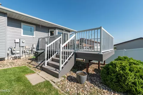 1504 3rd Ave NE, Mandan, ND 58554 photo 25