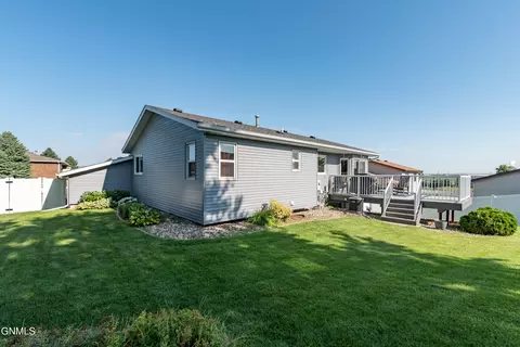 1504 3rd Ave NE, Mandan, ND 58554 photo 27