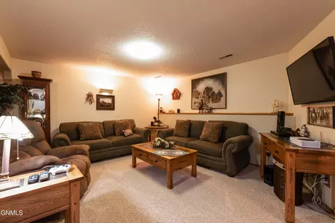 1504 3rd Ave NE, Mandan, ND 58554 photo 14