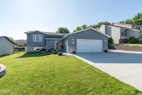 1504 3rd Ave NE, Mandan, ND 58554