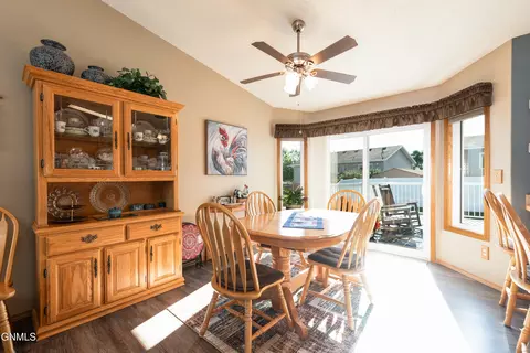 1504 3rd Ave NE, Mandan, ND 58554 photo 9