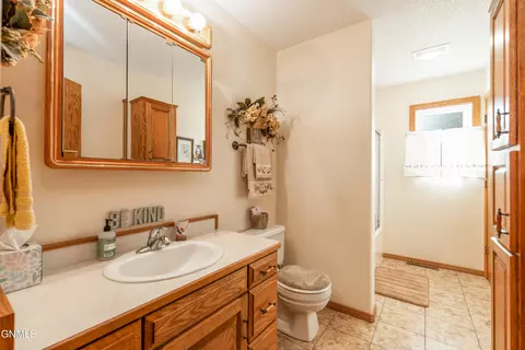 1504 3rd Ave NE, Mandan, ND 58554 photo 11