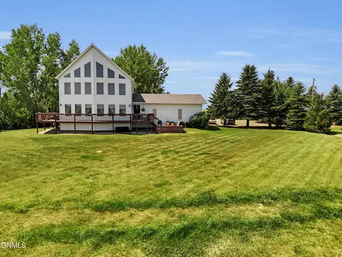 698 20th Ave NW, Turtle Lake, ND 58575