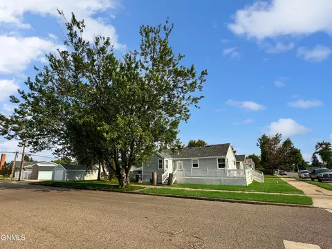 1230 Main St, Williston, ND 58801 photo 3