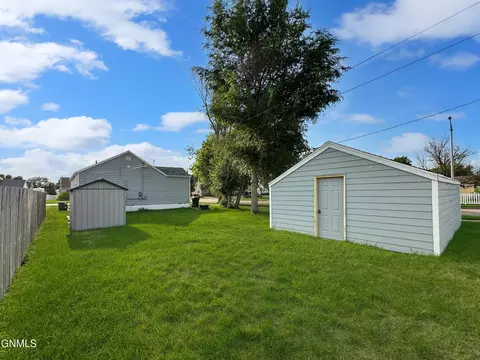 1230 Main St, Williston, ND 58801 photo 24