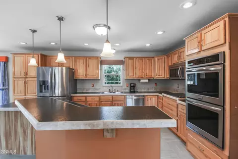 Kitchen - 3906 3rd Ave E, Williston, ND 58801 photo 2 of 3