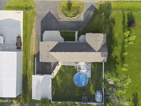 View/Area - 3906 3rd Ave E, Williston, ND 58801 photo 3 of 3