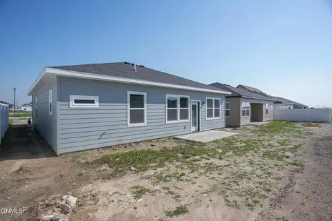 Exterior - 3317 34th St W, Williston, ND 58801 photo 2 of 3