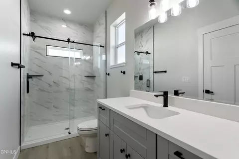 Bath - 3317 34th St W, Williston, ND 58801 photo 1 of 3