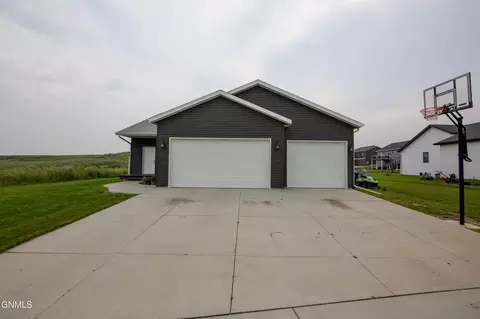 2749 Butler St, Lincoln, ND 58504