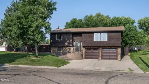 243 Sheila Dr, Beulah, ND 58523