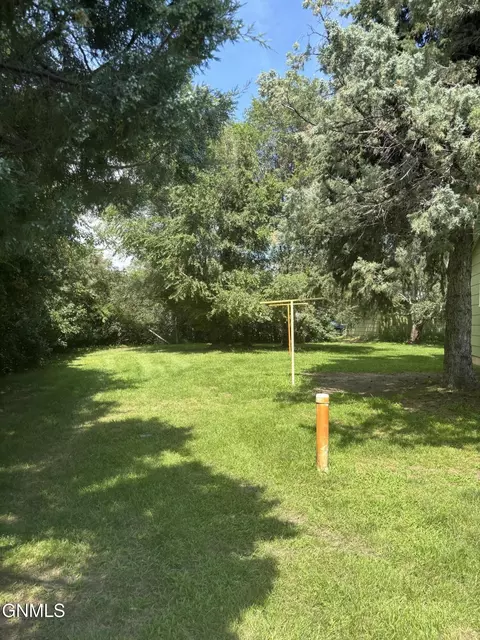 Exterior - 2815 9th Ave E, Williston, ND 58801 photo 3 of 7