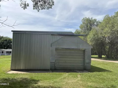 Other - 2815 9th Ave E, Williston, ND 58801 photo 5 of 8