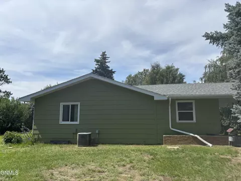 Other - 2815 9th Ave E, Williston, ND 58801 photo 1 of 8