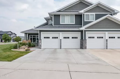 1424 Community Lp, Bismarck, ND 58503 photo 2