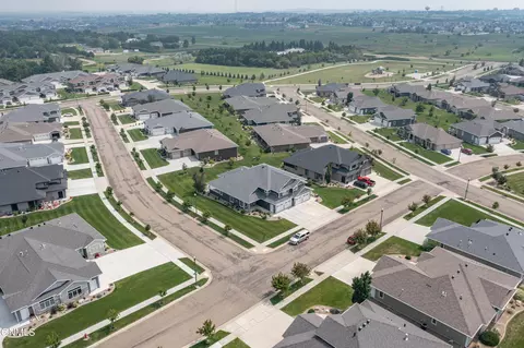 1424 Community Lp, Bismarck, ND 58503 photo 38
