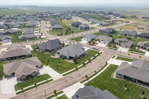 1424 Community Lp, Bismarck, ND 58503 photo 37
