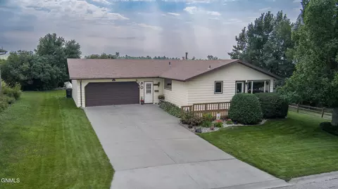 227 Klein Ave S, Center, ND 58530