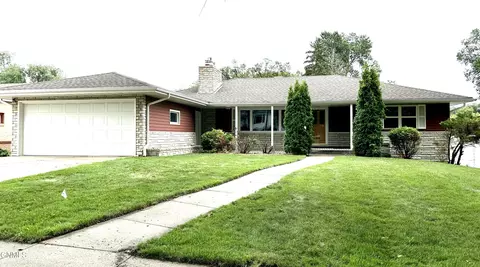 821 N 1st St, Bismarck, ND 58501