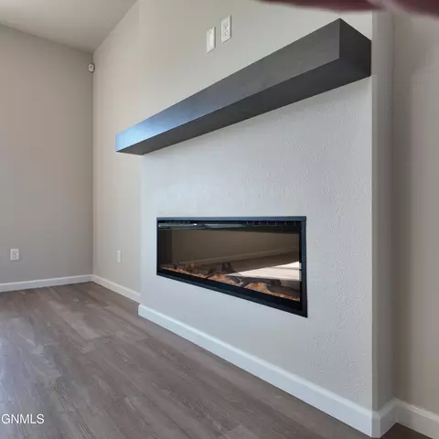 Living - 2403 Dutton Cir SE, Mandan, ND 58554 photo 2 of 4