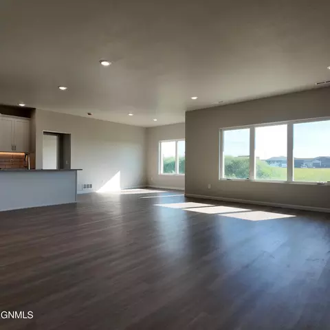 Living - 2403 Dutton Cir SE, Mandan, ND 58554 photo 1 of 4