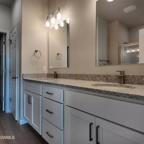 Bath - 2403 Dutton Cir SE, Mandan, ND 58554 photo 1 of 2