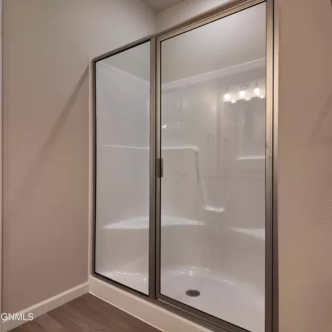 Bath - 2403 Dutton Cir SE, Mandan, ND 58554 photo 2 of 2