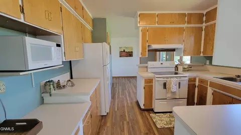 906 3rd St NW, Mandan, ND 58554 photo 10