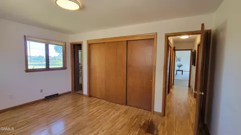 906 3rd St NW, Mandan, ND 58554 photo 25