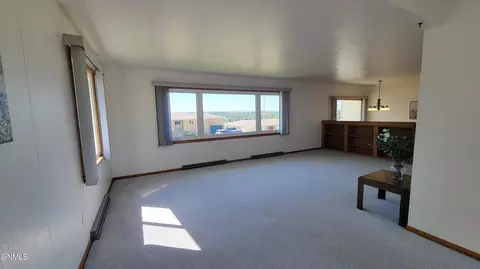 906 3rd St NW, Mandan, ND 58554 photo 16