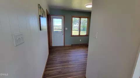 906 3rd St NW, Mandan, ND 58554 photo 8