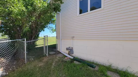 906 3rd St NW, Mandan, ND 58554 photo 47