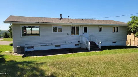 906 3rd St NW, Mandan, ND 58554 photo 40