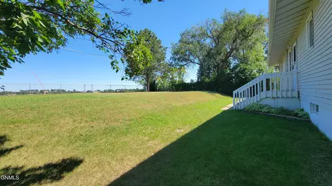 906 3rd St NW, Mandan, ND 58554 photo 44