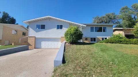 906 3rd St NW, Mandan, ND 58554 photo 49