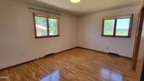 906 3rd St NW, Mandan, ND 58554 photo 24