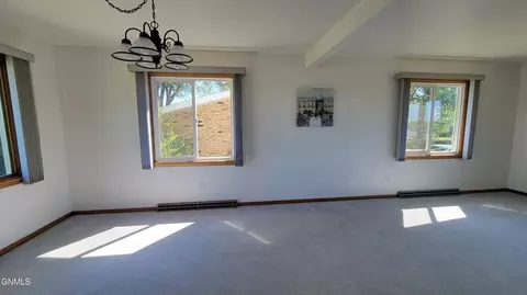 906 3rd St NW, Mandan, ND 58554 photo 15