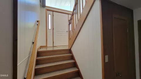 906 3rd St NW, Mandan, ND 58554 photo 31