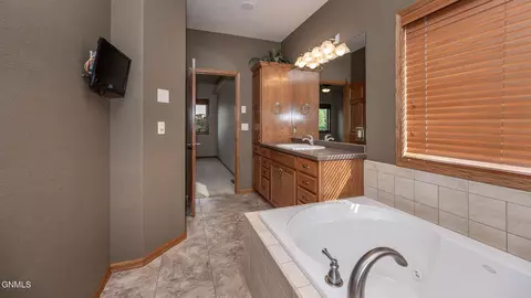 2000 Valley Dr, Bismarck, ND 58503 photo 23