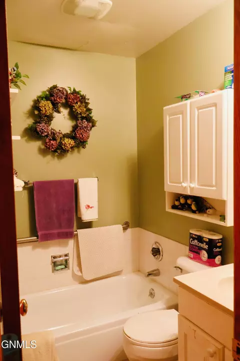 Bath - 617 3rd St NE, Kenmare, ND 58746 photo 3 of 3