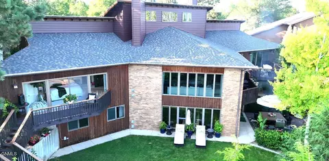 96 Country Club Dr, Bismarck, ND 58501