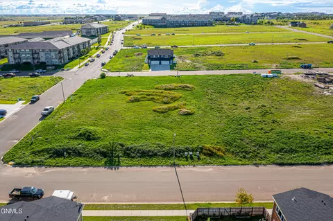 29072909 28th Ct W, Williston, ND 58801