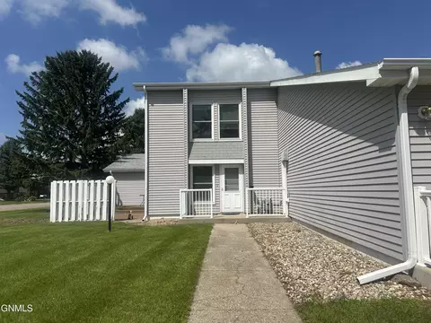 1412 9th Ave NE, Jamestown, ND 58401