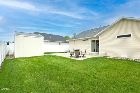 1901 24th St W, Williston, ND 58801 photo 5