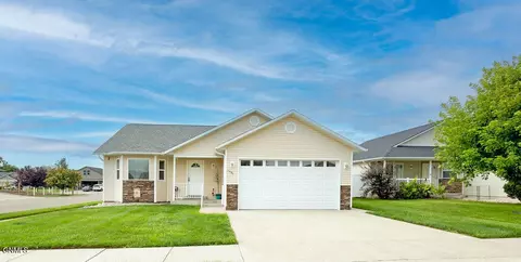 1901 24th St W, Williston, ND 58801