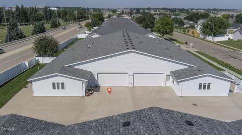 3009 Colorado Dr E, Bismarck, ND 58503
