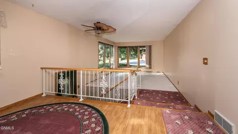 432 Brandon Dr E, Bismarck, ND 58503 photo 7
